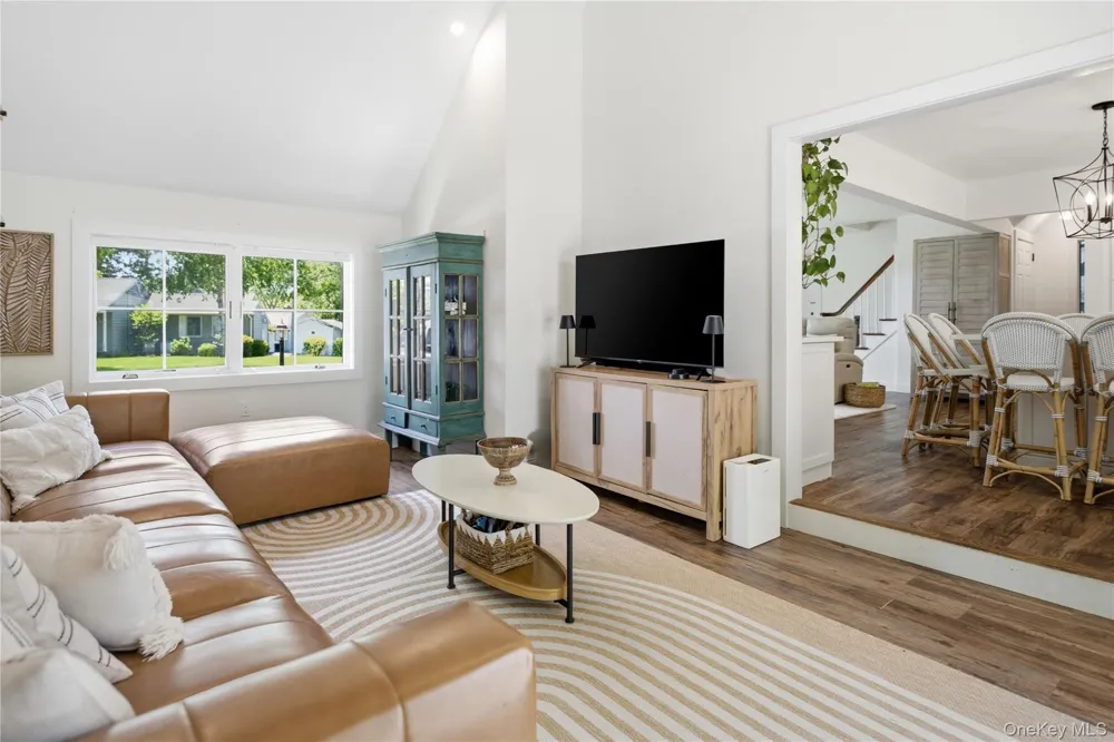 12 Wayne Court Westhampton, NY 11977
