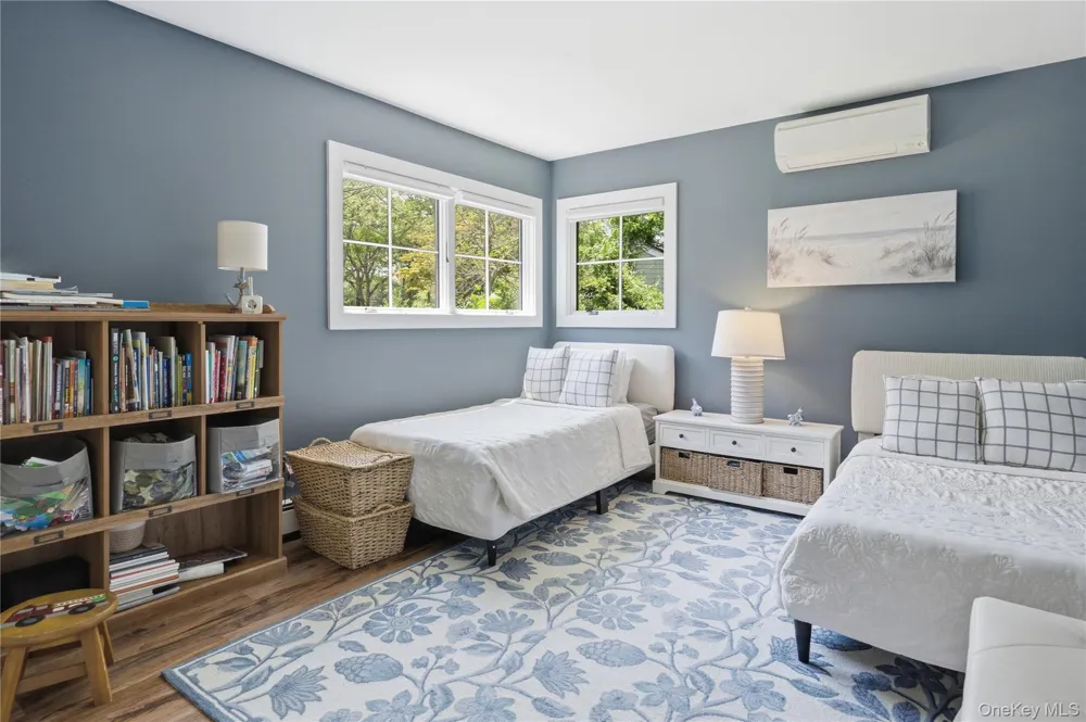 12 Wayne Court Westhampton, NY 11977