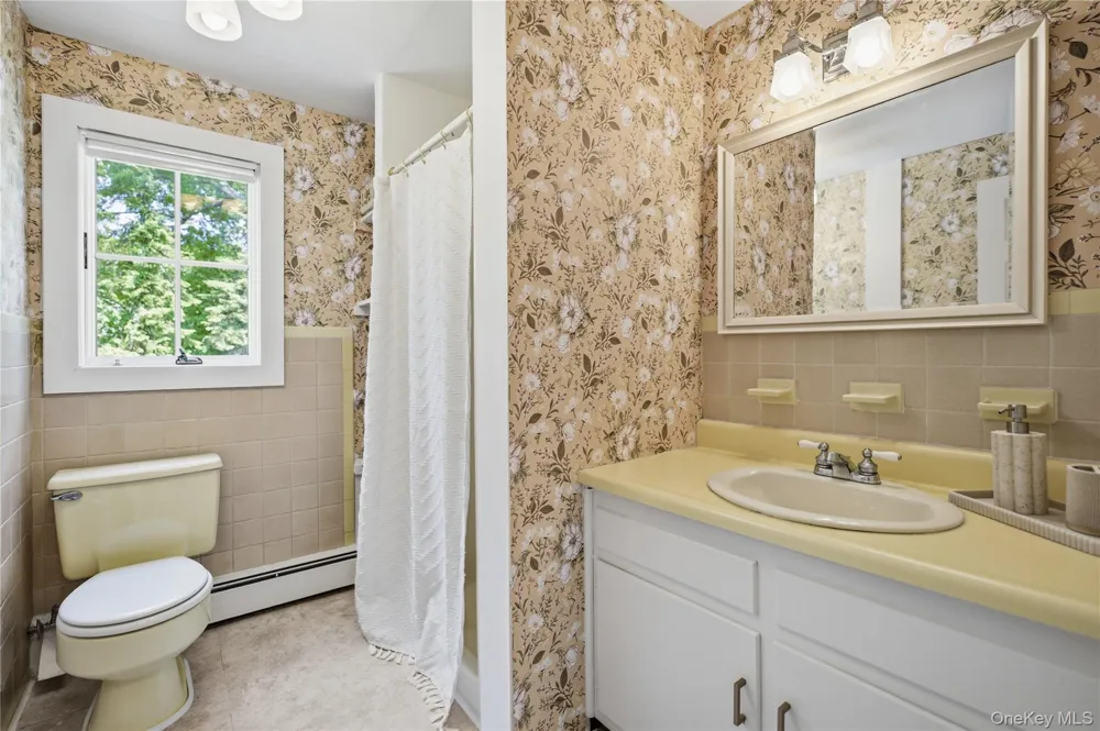 12 Wayne Court Westhampton, NY 11977