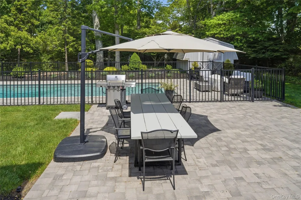 12 Wayne Court Westhampton, NY 11977