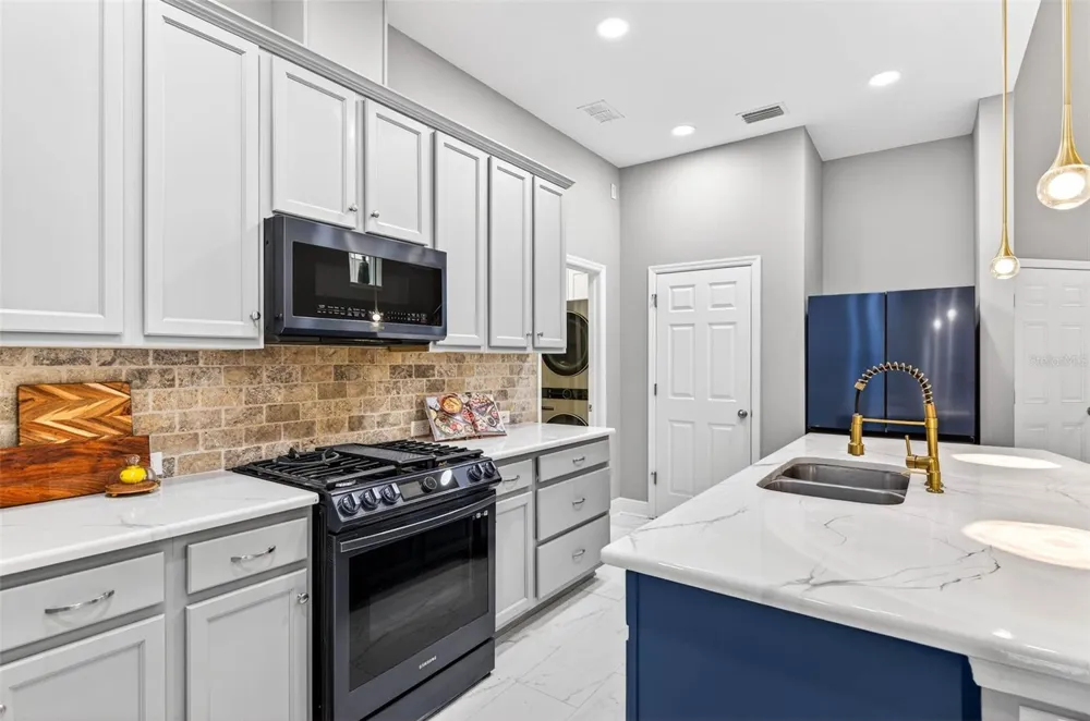 14310 BARRINGTON STOWERS DRIVE Lithia, FL 33547