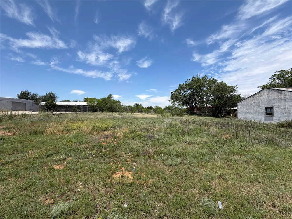 2407 E Broadway Street Sweetwater, TX 79556