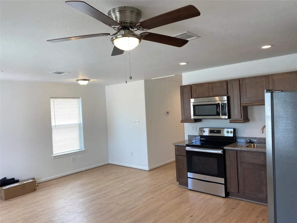 3722 Putnam Drive #A Bacliff, TX 77518