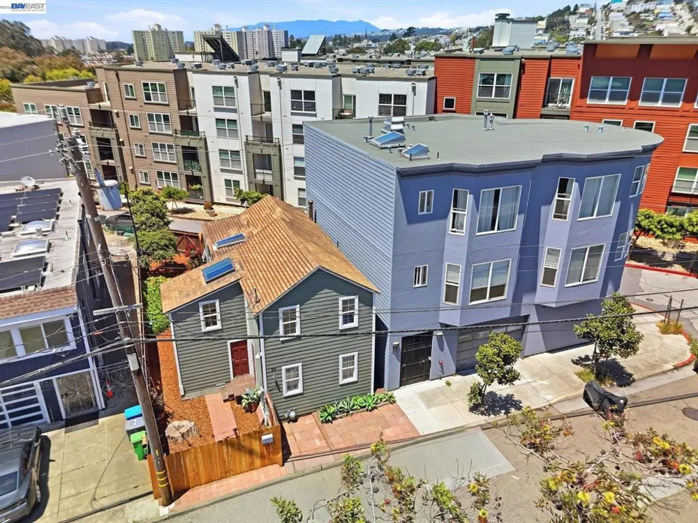 30 Niantic Ave San Francisco, CA 94132