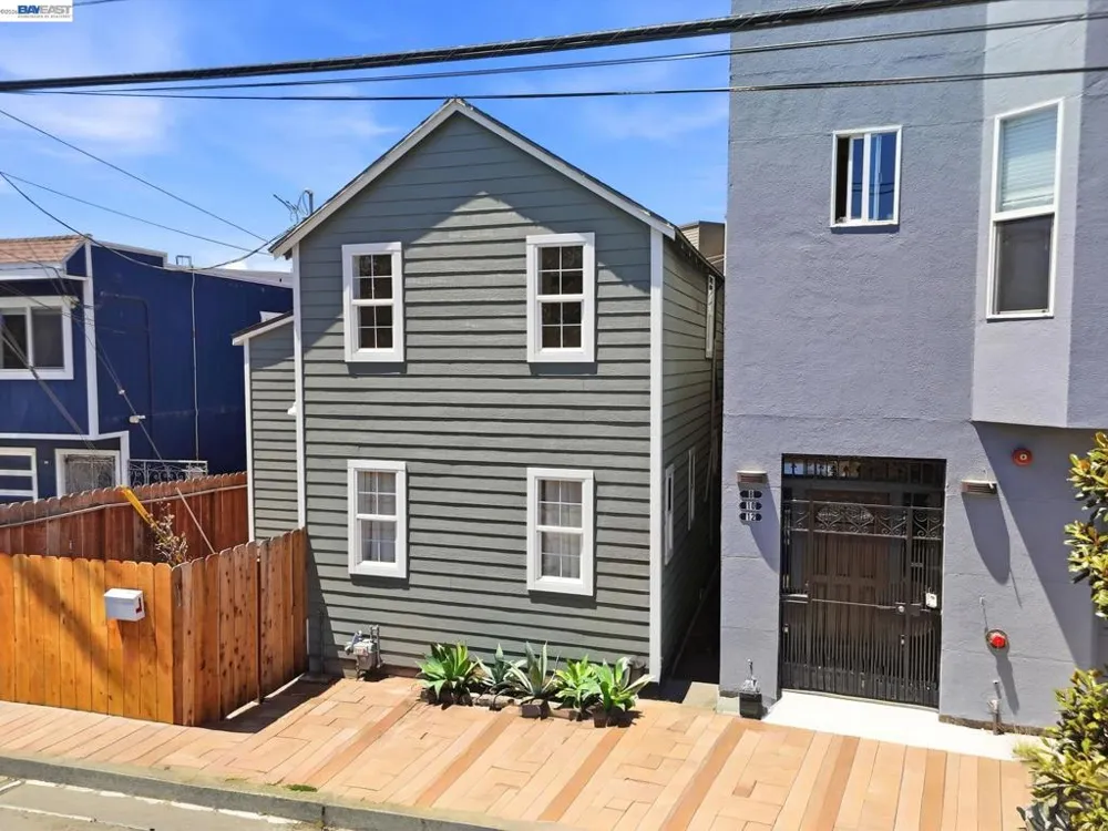 30 Niantic Ave San Francisco, CA 94132