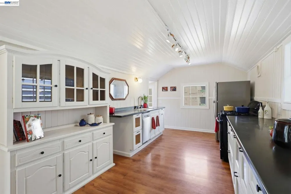 30 Niantic Ave San Francisco, CA 94132