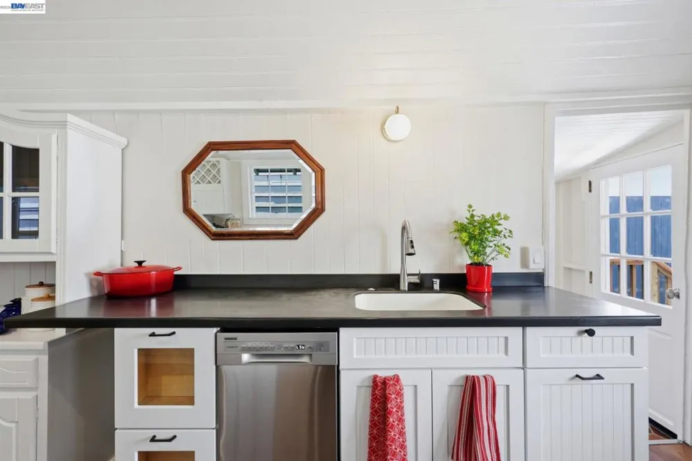 30 Niantic Ave San Francisco, CA 94132