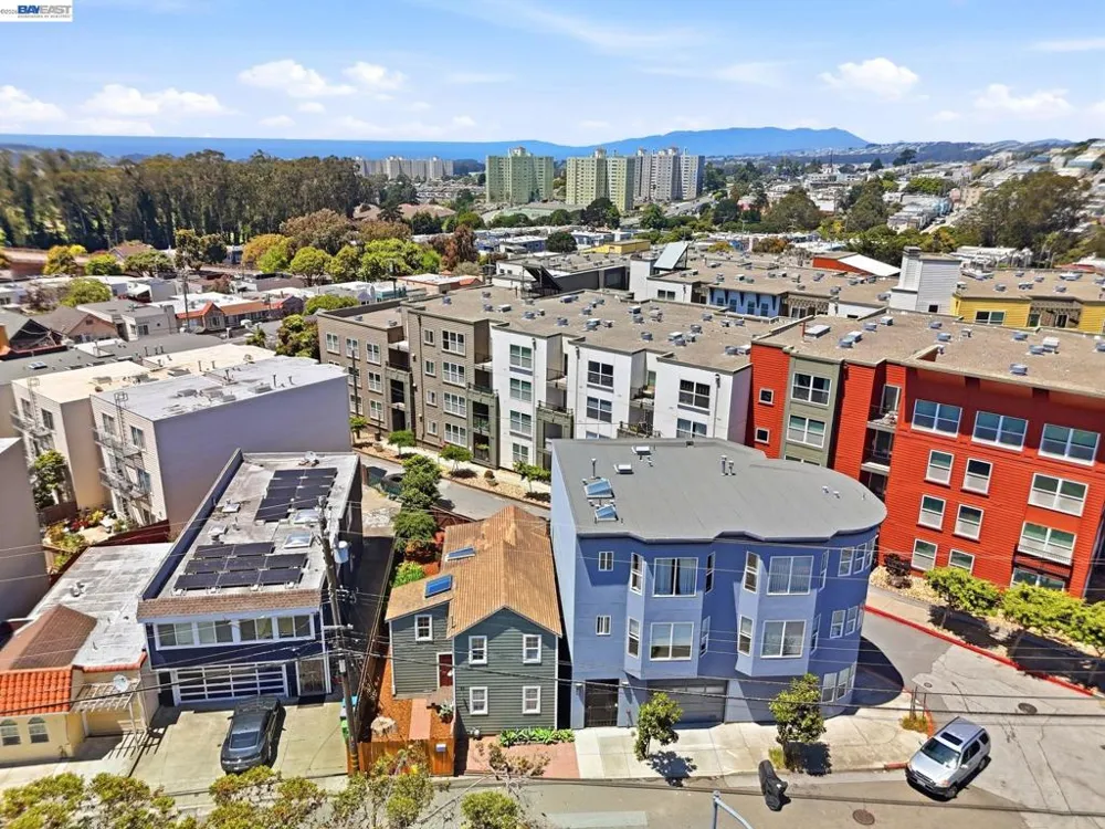 30 Niantic Ave San Francisco, CA 94132