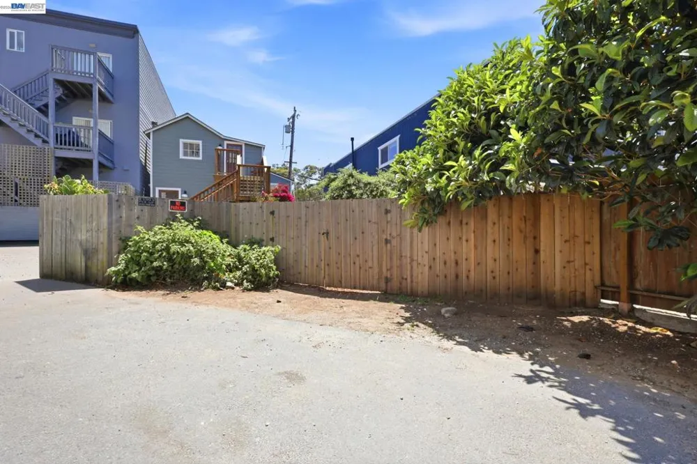 30 Niantic Ave San Francisco, CA 94132