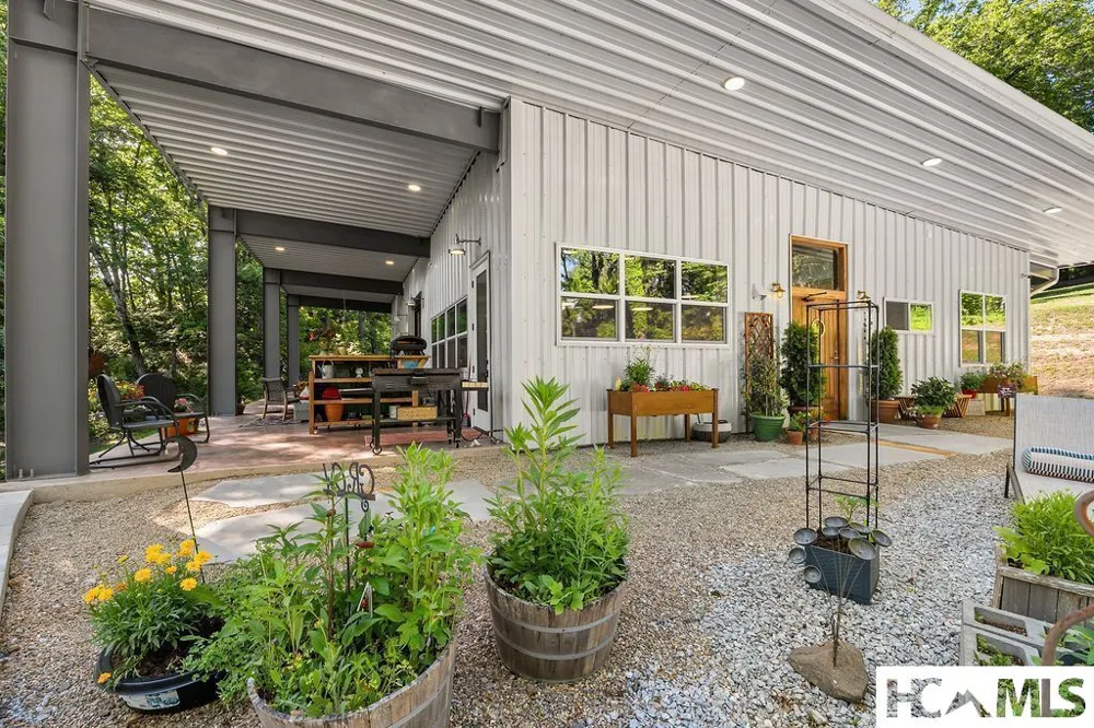 129 Lyle Street Street Franklin, NC 28734