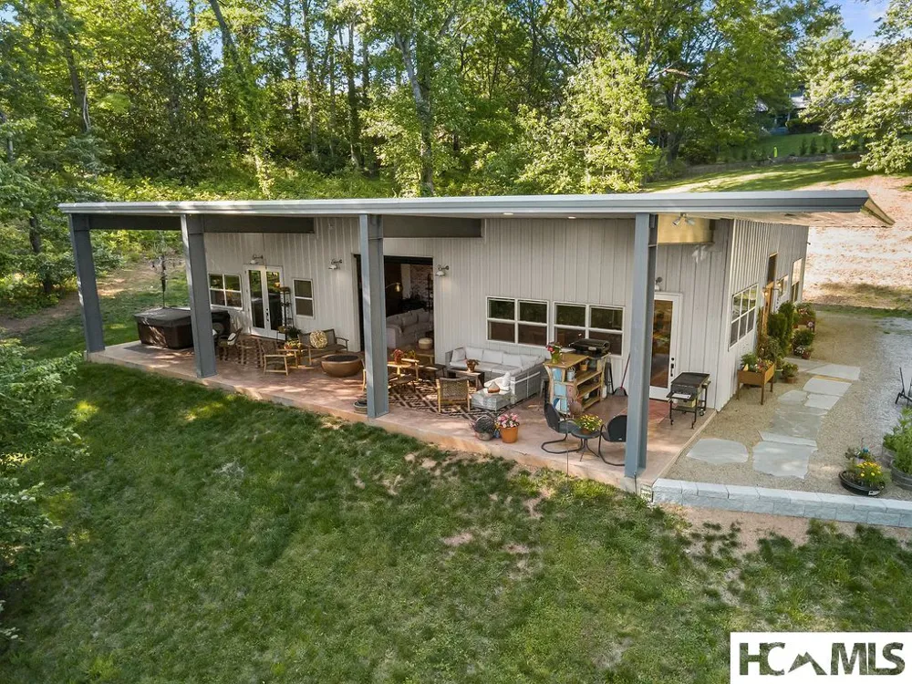 129 Lyle Street Street Franklin, NC 28734