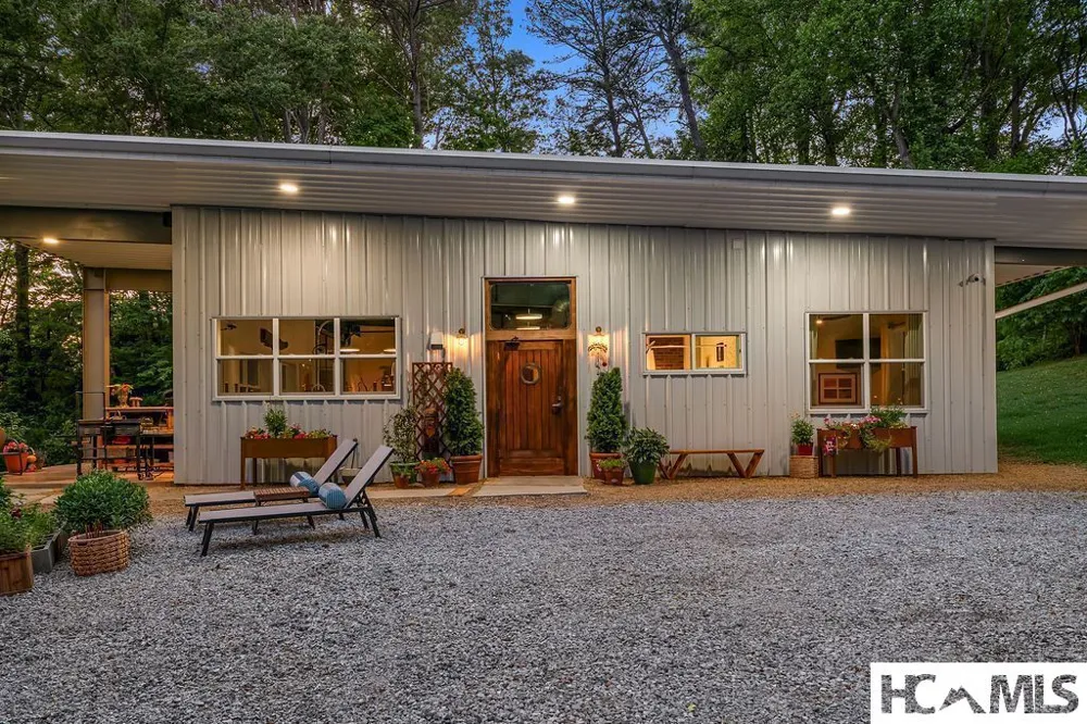 129 Lyle Street Street Franklin, NC 28734