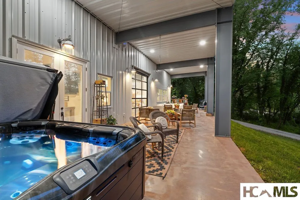 129 Lyle Street Street Franklin, NC 28734
