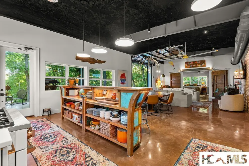 129 Lyle Street Street Franklin, NC 28734