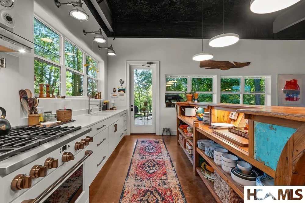 129 Lyle Street Street Franklin, NC 28734