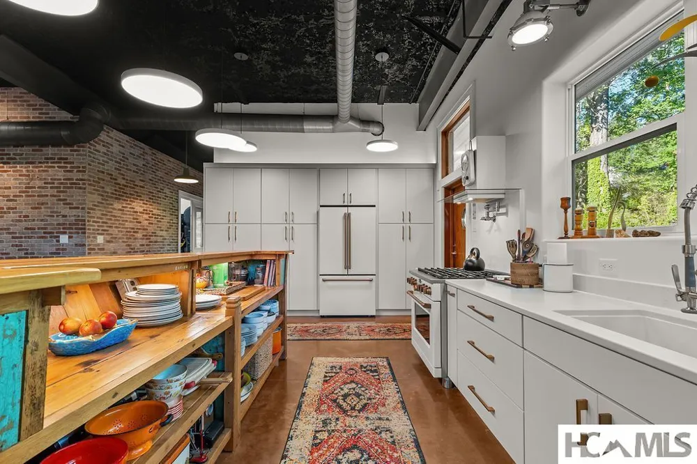 129 Lyle Street Street Franklin, NC 28734