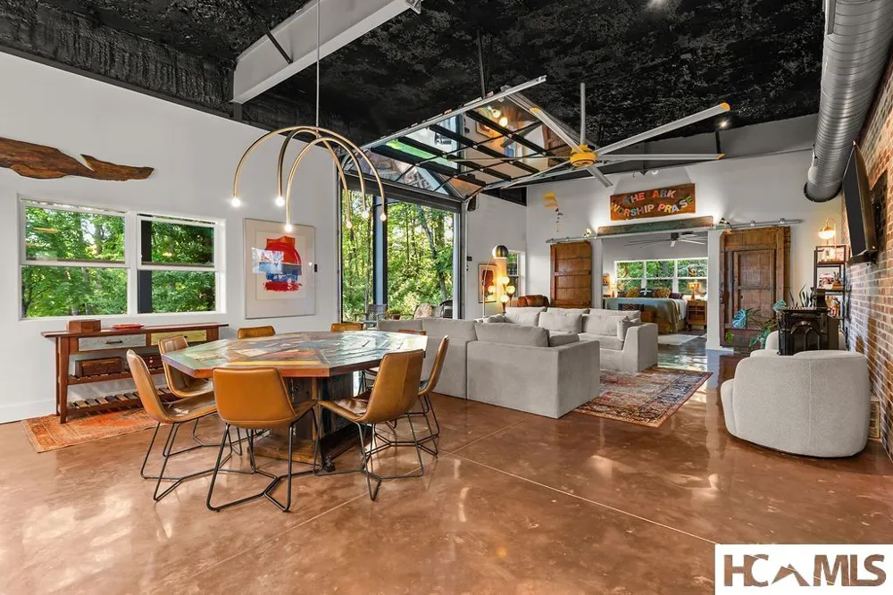 129 Lyle Street Street Franklin, NC 28734