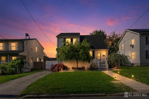 81 Lockwood Avenue