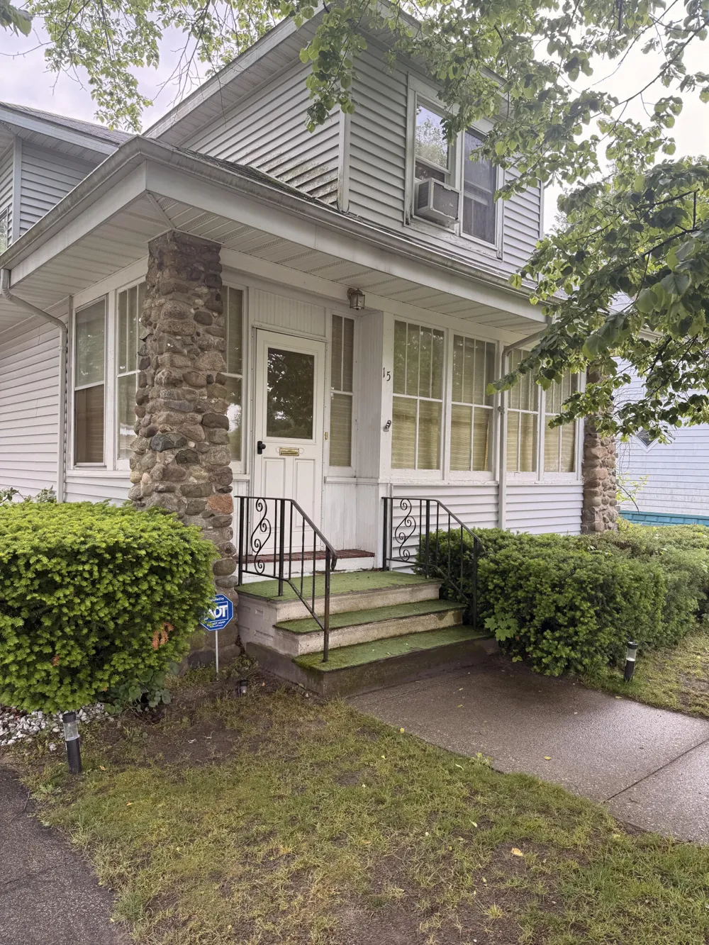 15 Church Street Hartford City, MI 49057
