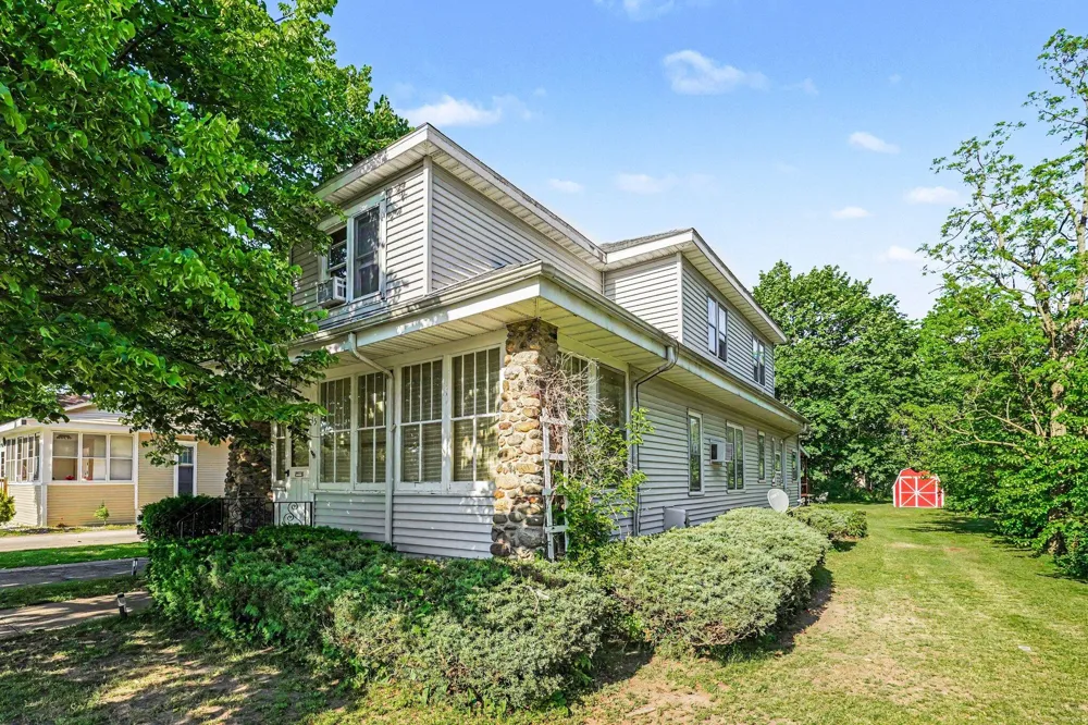 15 Church Street Hartford City, MI 49057