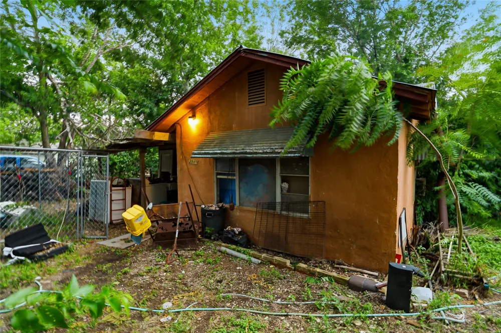 2811 Locust Street Kerrville, TX 78028