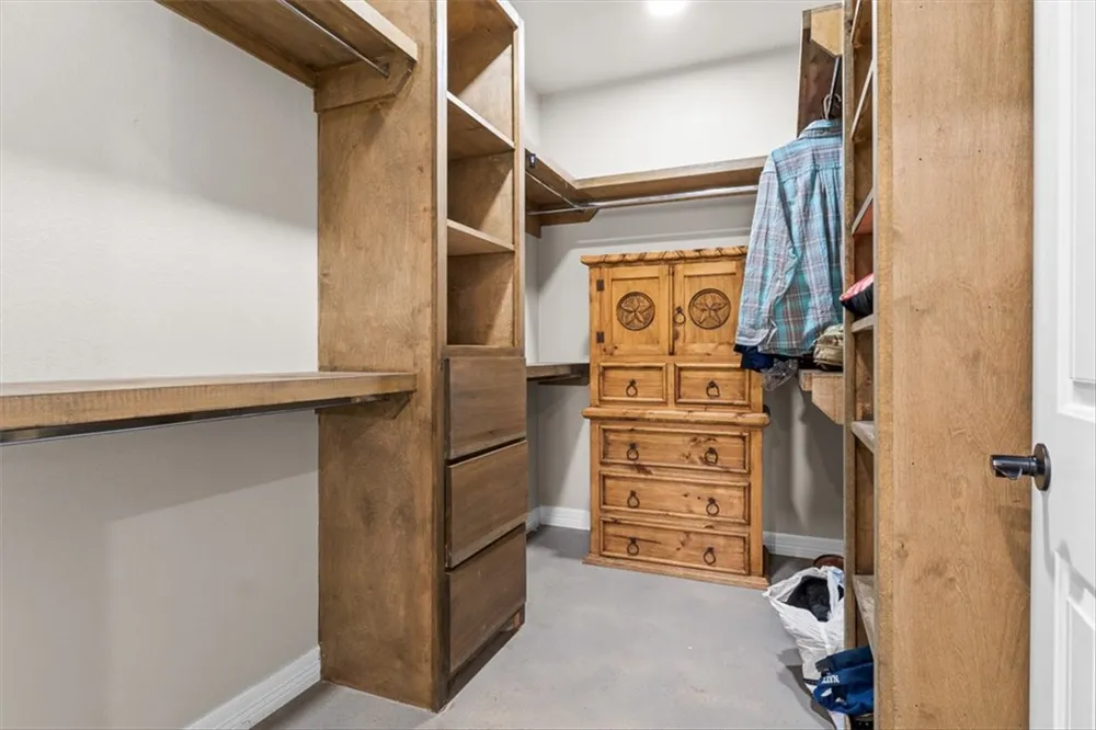 207 S Charles Street George West, TX 78022
