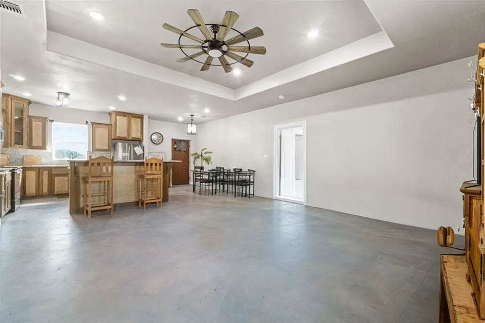 207 S Charles Street George West, TX 78022