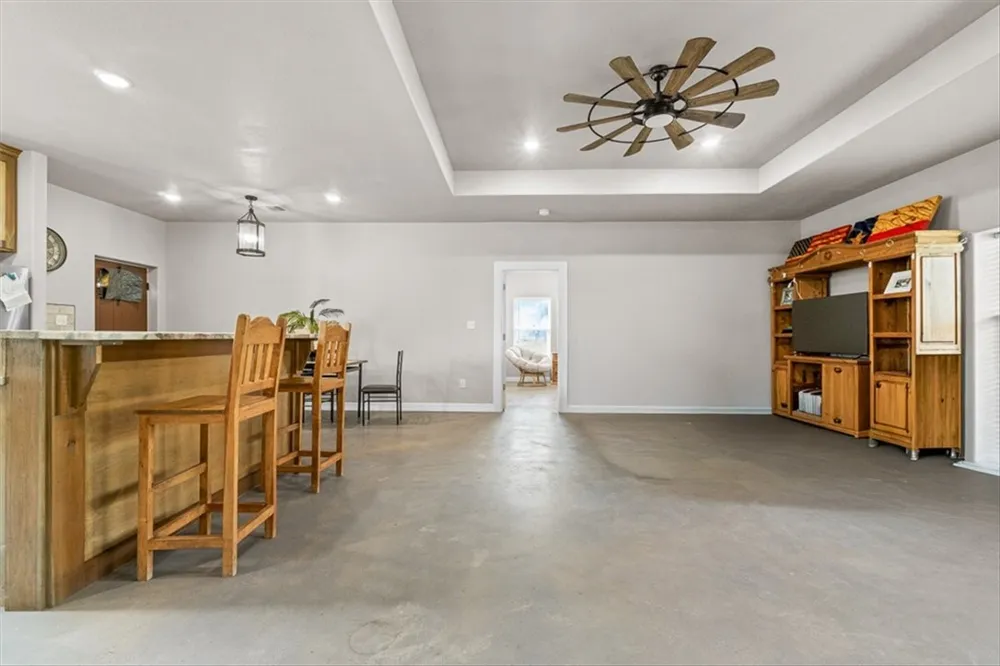 207 S Charles Street George West, TX 78022