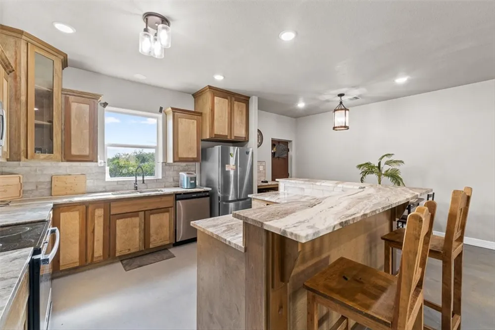 207 S Charles Street George West, TX 78022