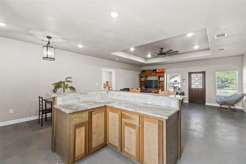 207 S Charles Street George West, TX 78022