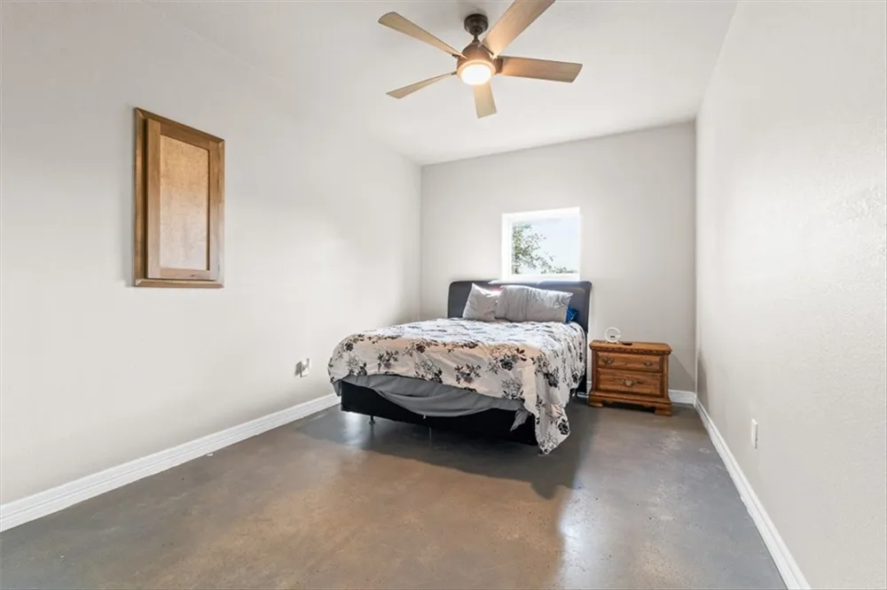 207 S Charles Street George West, TX 78022