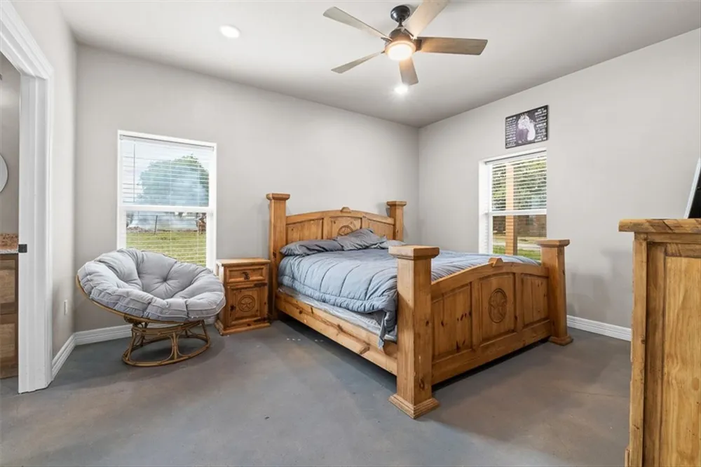 207 S Charles Street George West, TX 78022