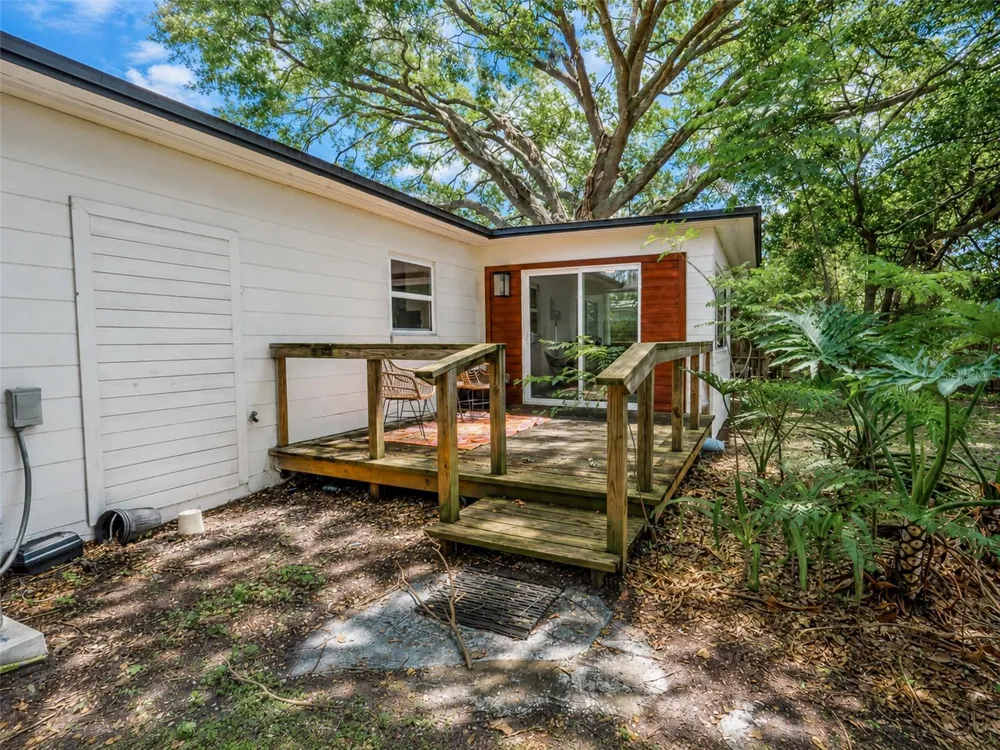 304 E JERSEY STREET Orlando, FL 32806