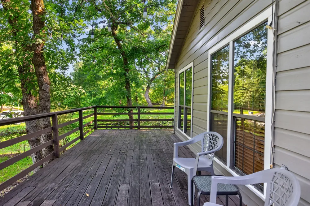 1001 Leaning Oak Drive Tool, TX 75143