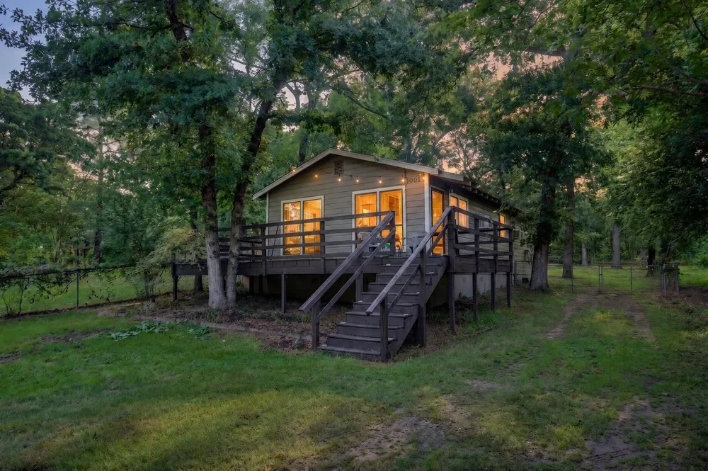 1001 Leaning Oak Drive Tool, TX 75143