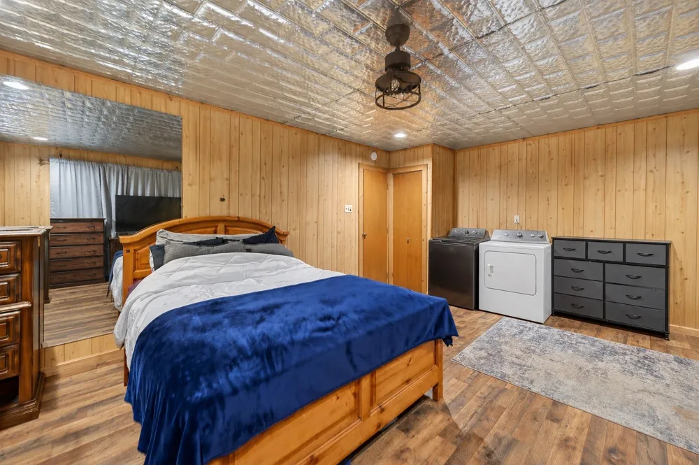 1001 Leaning Oak Drive Tool, TX 75143