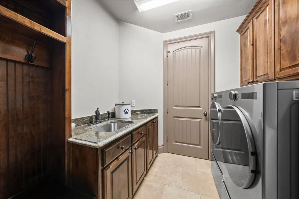 110 Red Oak Drive Krugerville, TX 76227
