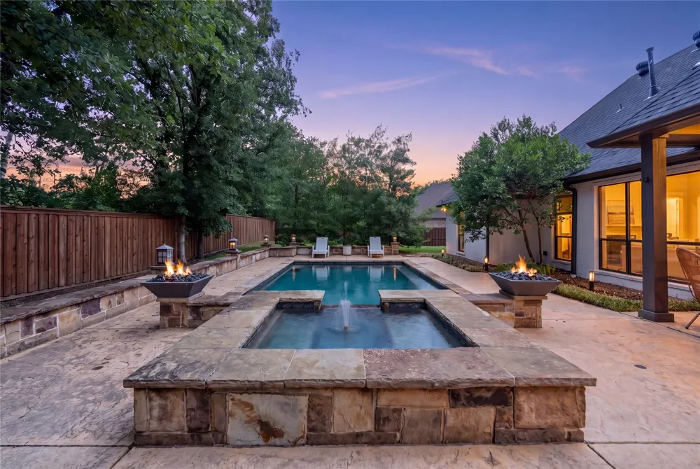 110 Red Oak Drive Krugerville, TX 76227