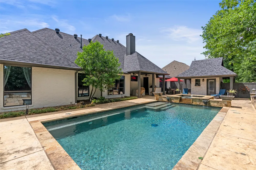 110 Red Oak Drive Krugerville, TX 76227