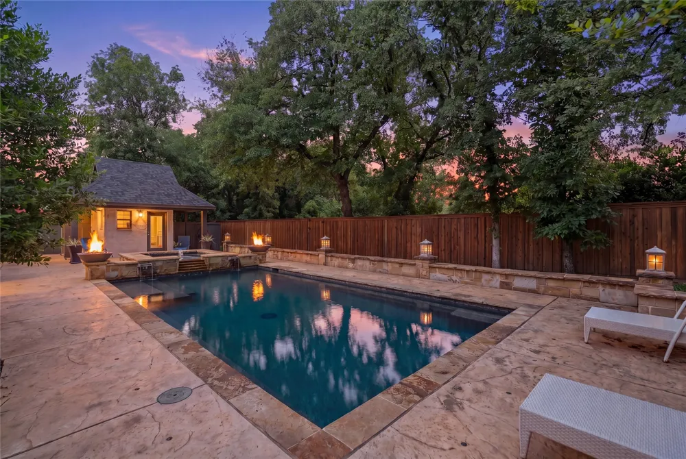 110 Red Oak Drive Krugerville, TX 76227