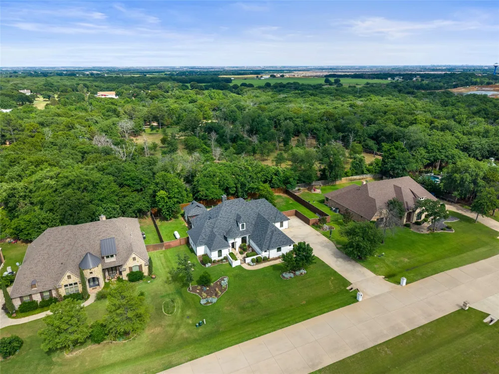 110 Red Oak Drive Krugerville, TX 76227