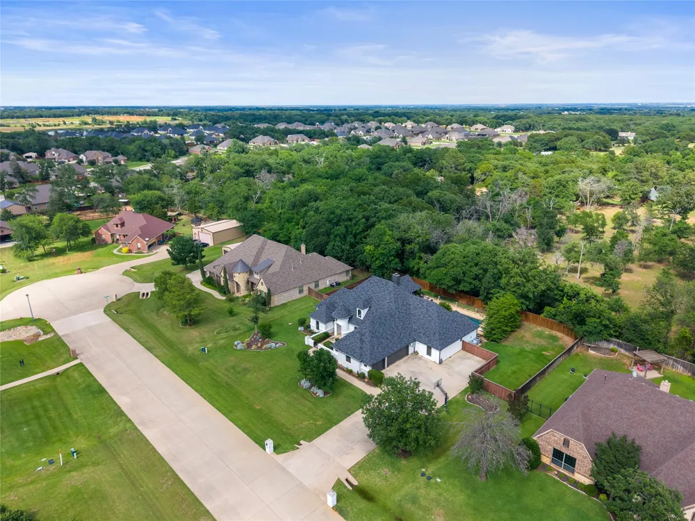 110 Red Oak Drive Krugerville, TX 76227