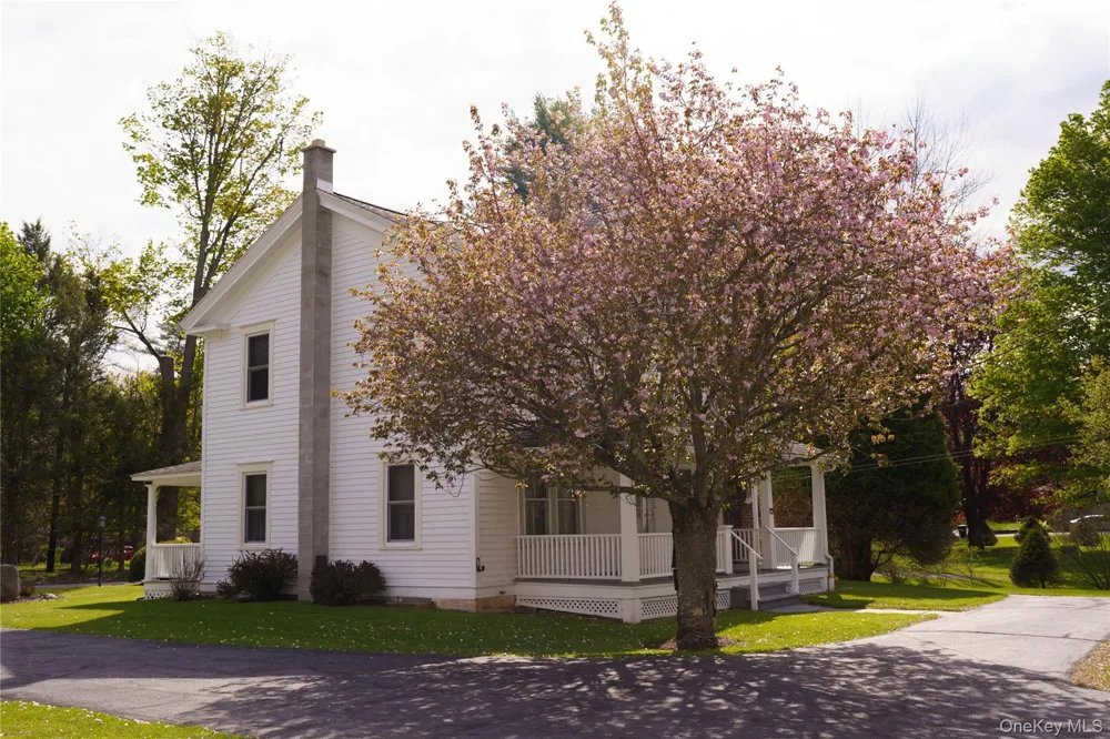 59 2nd Avenue Narrowsburg, NY 12764
