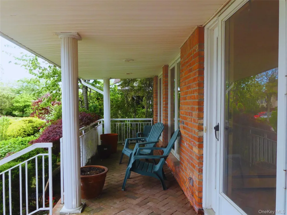 189 Scott Drive Atlantic Beach, NY 11509