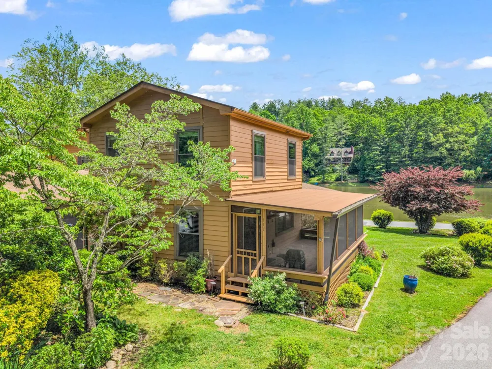 117 Willow Way Hendersonville, NC 28739