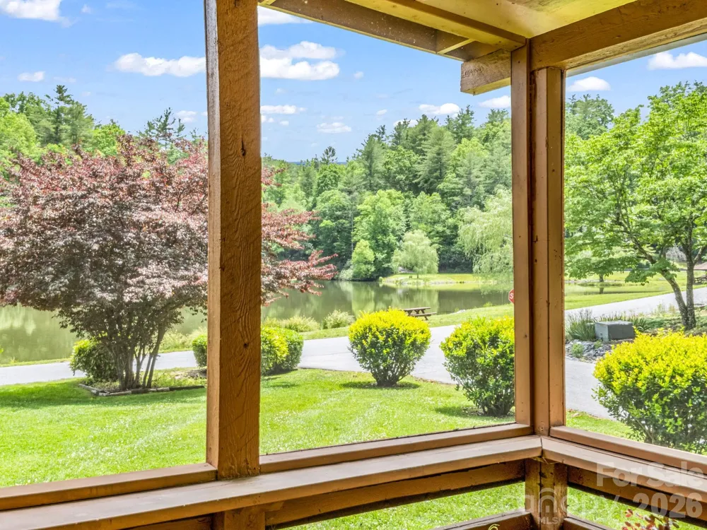 117 Willow Way Hendersonville, NC 28739