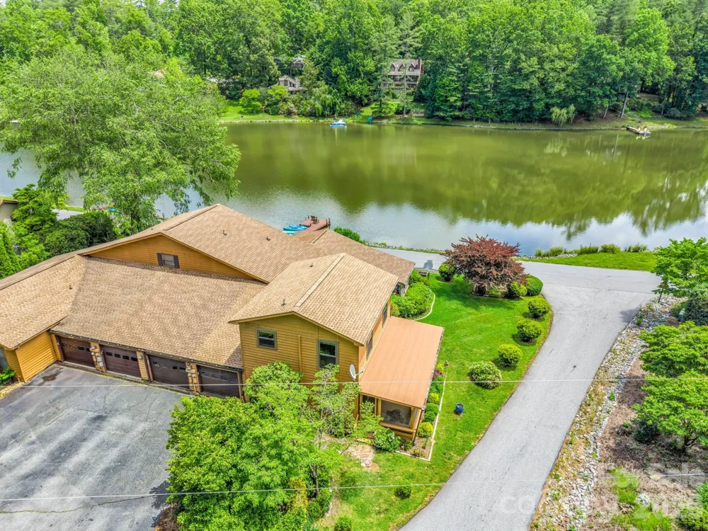 117 Willow Way Hendersonville, NC 28739