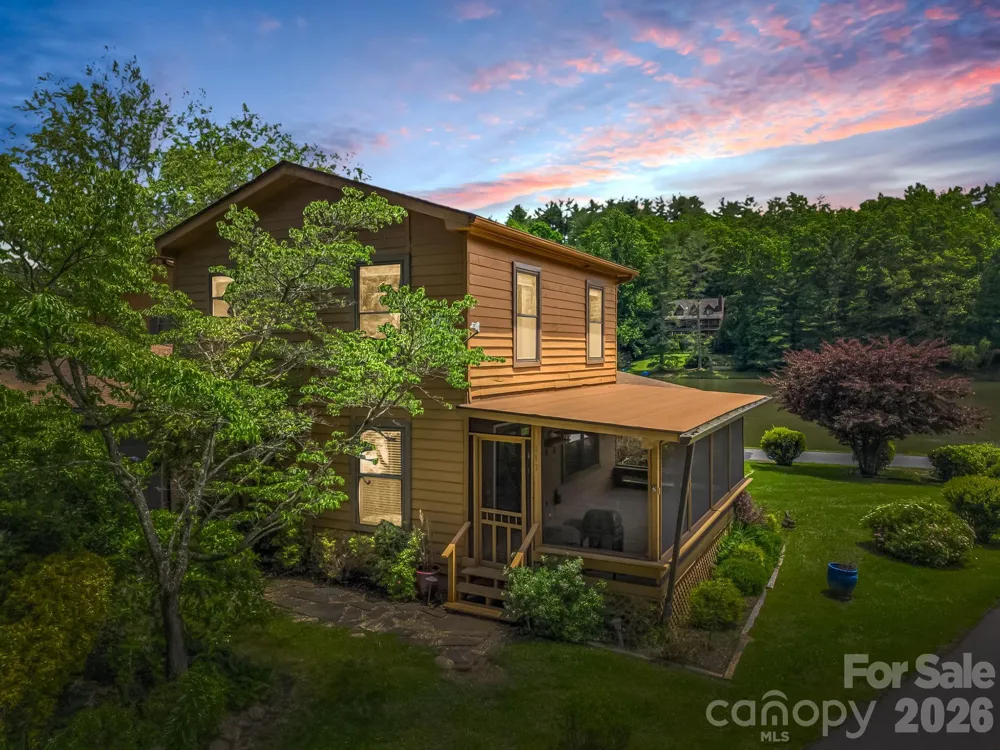 117 Willow Way Hendersonville, NC 28739