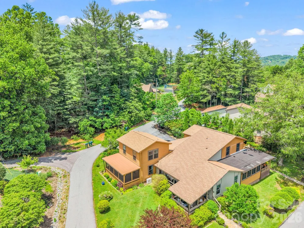 117 Willow Way Hendersonville, NC 28739