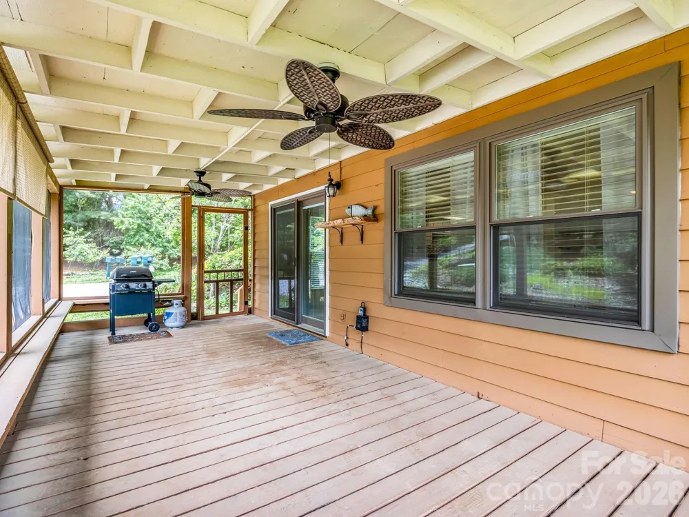 117 Willow Way Hendersonville, NC 28739